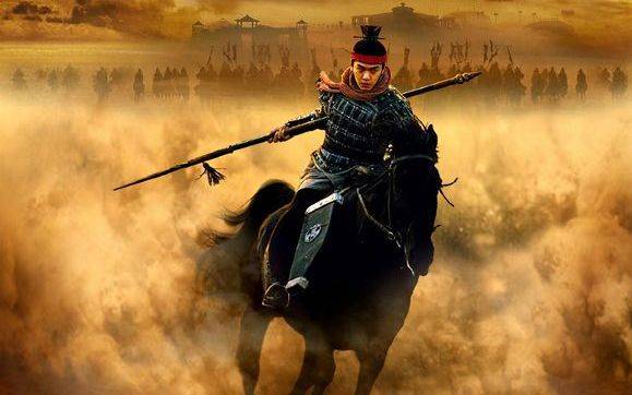 卫青首创奔袭战法霍去病善以战养战舅甥两人谁的军事成就更高