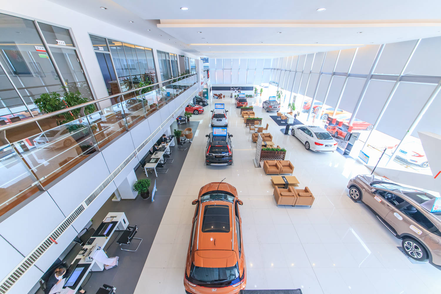 中汽协行业信息部:前四月汽车类零售达到14311亿元_同比增长