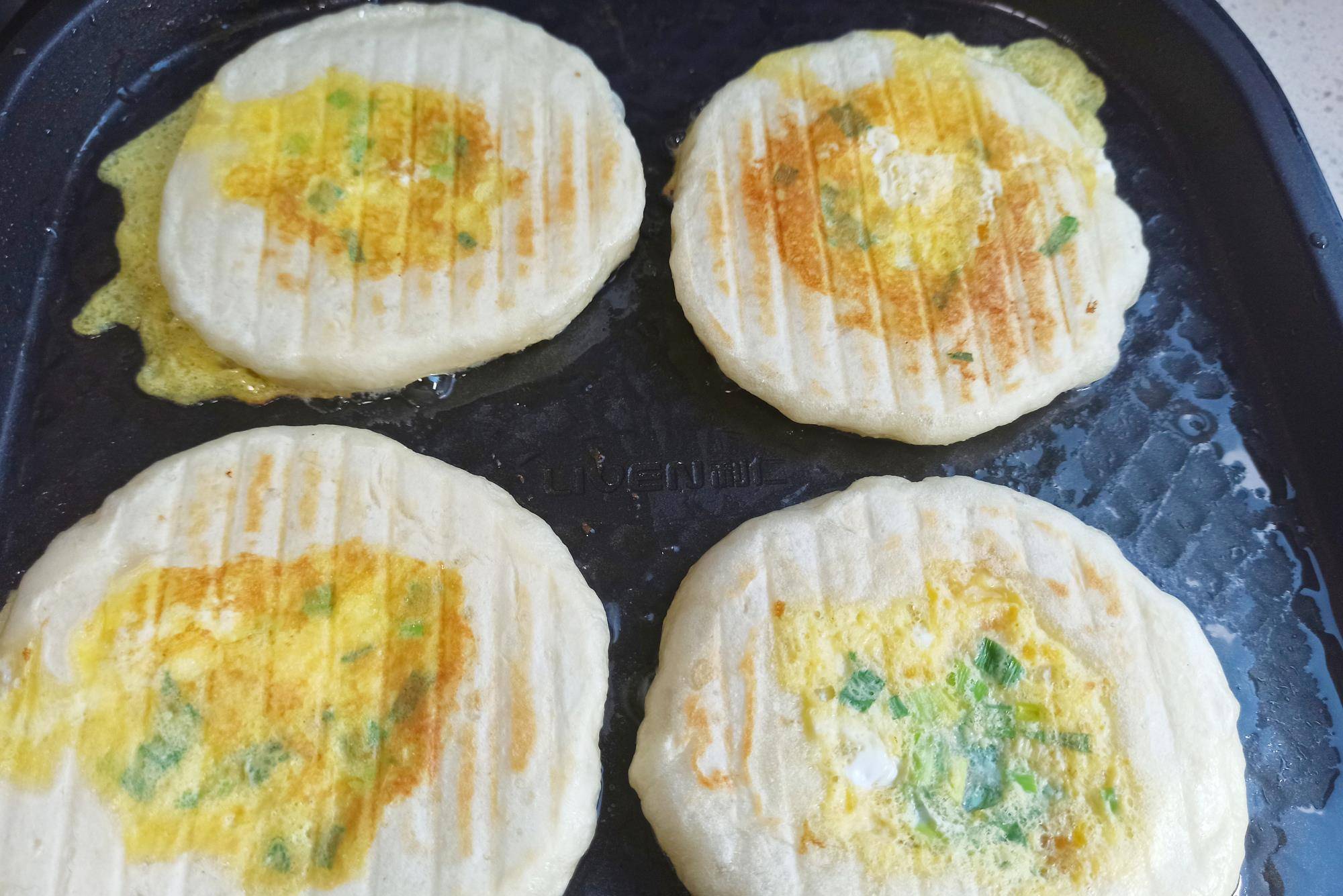 家常饼的做法大全松软 4064d5b38d444e60a6007b5fe43062cb.jpeg