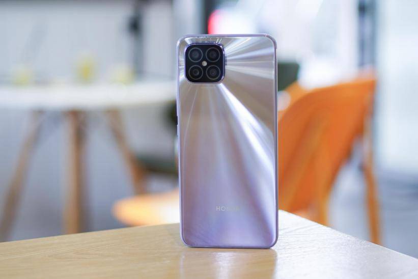 轻薄快充高颜值5g均衡轻旗舰荣耀play5体验