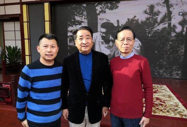 也是"马季相声班"的主讲教师;马季是姜昆的师父,侯耀文是郭德纲的师父