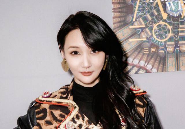 因曝光吸毒被抓牛萌萌与官媒隔空对线我几乎每天都在直播