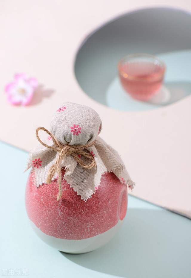 桃之夭夭 灼灼其华 传成酒械教您桃花酒的做法 混合