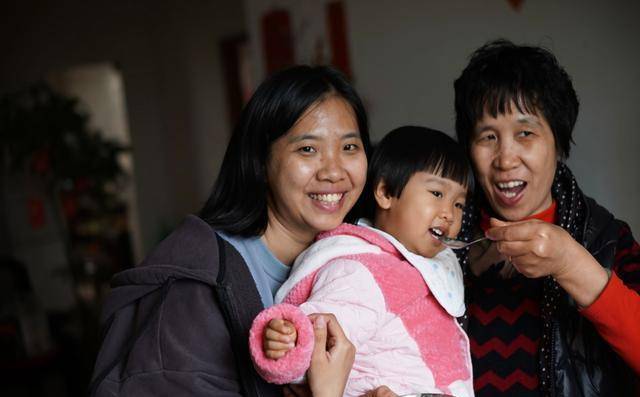 你是否是一位全职宝妈全职妈妈的生活真的如别人想的那么简单吗