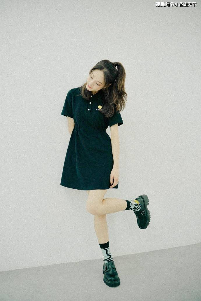 赵圆瑗百搭小裙子性感写真