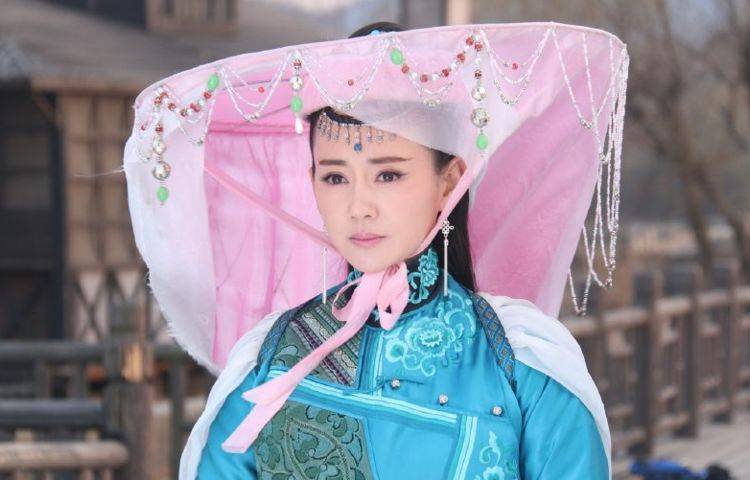 她美若天仙,却嫁二婚男星,33岁当了17岁孩子后妈!_张定涵