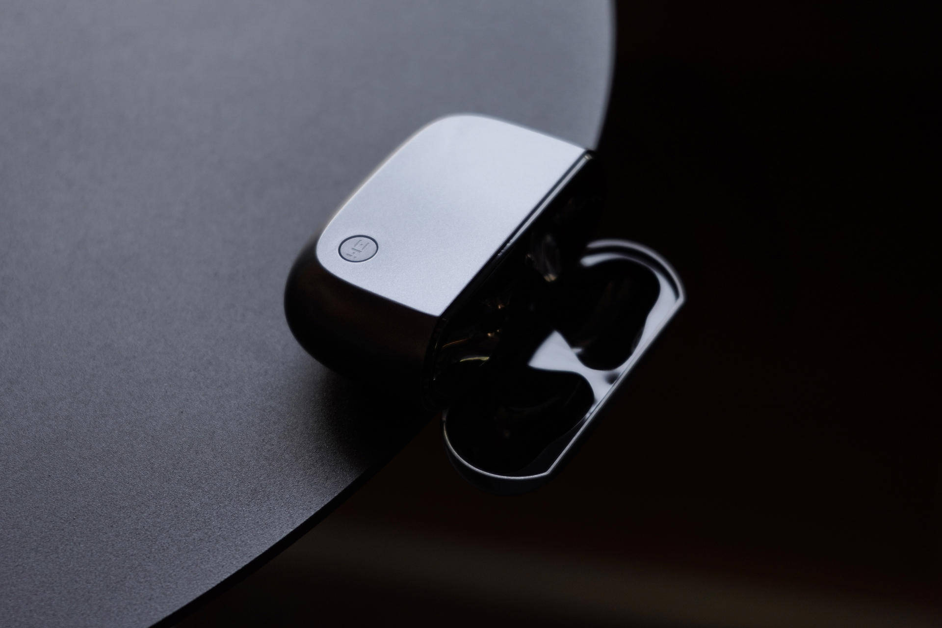 紫米新品真无线耳机:双重主动降噪,性价比更高_airpods