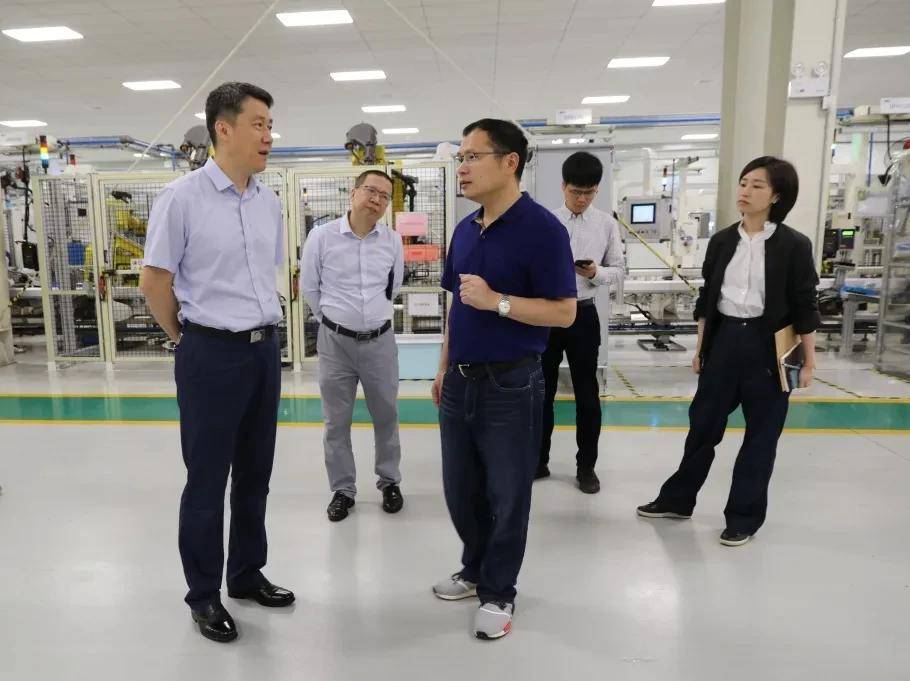 管委会主任李强一行莅临万里扬调研,万里扬股份公司副总裁任华林全程