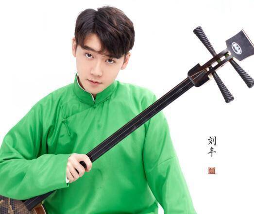 央视选秀全球招募中,4位男孩脱颖而出,竟有一位独得张云雷宠爱_刘丰