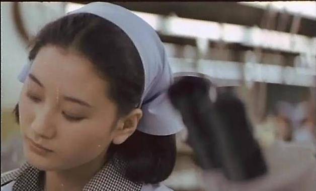 59岁苏明明,因戏生情当红时嫁给导演,如今息影多年家庭幸福_万仁