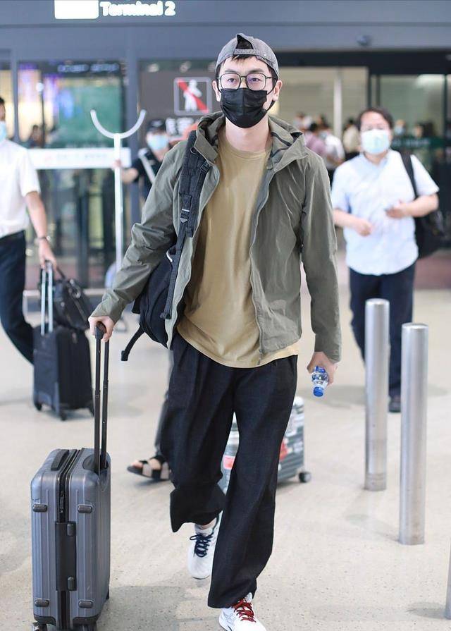 朱亚文与宋佳最新合作 ed4356de364340bfa3682411e51c2ad8.jpeg