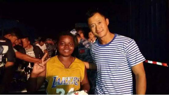 战狼2中和吴京有合作的黑人小孩,走红后开始耍大牌,现状如何?-老布娱乐网