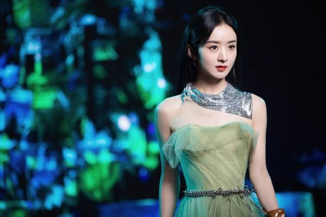 赵丽颖高马尾造型也太酷了 3230c1d6285d42b291a99a3b5c7b8300.jpeg