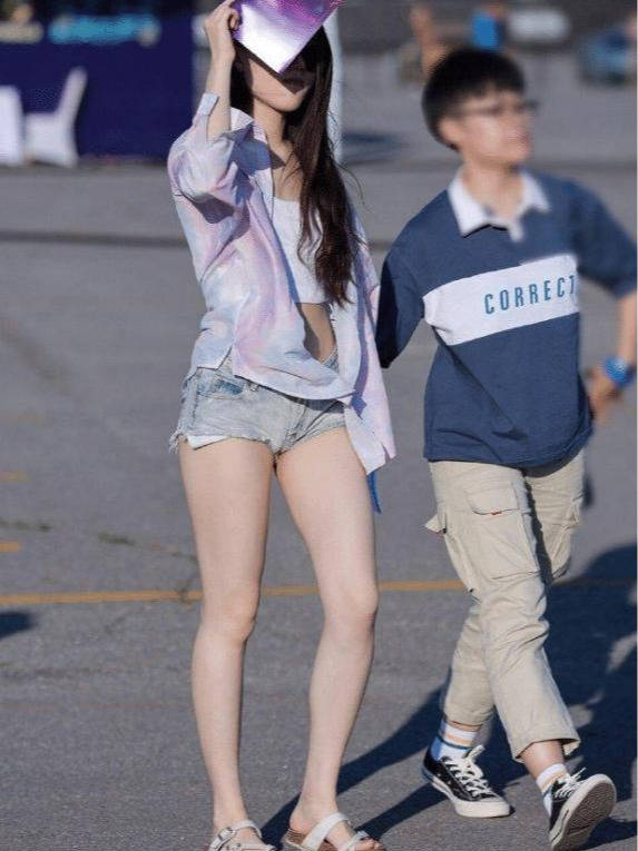 如何正确穿泳衣男 66fdc1a29bd64296ba39488ffd748c55.jpeg