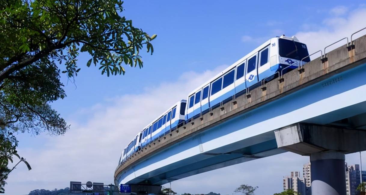 重庆龙湖山前 占据交通红利 隧道