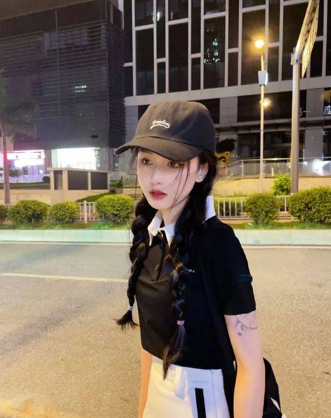 网红圈真人版芭比娃娃16岁在快手走红成为一姐为了瘦吃毒蘑菇