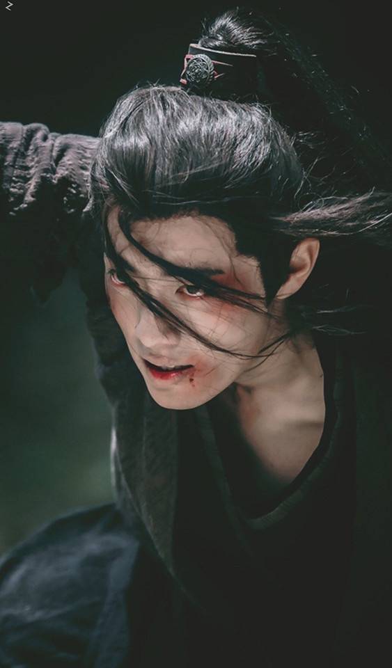 肖战《陈情令》满脸瘀青帅,成毅《琉璃》吐血是家常便饭