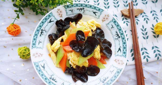 胡萝卜怎么切菱形好看 6ae8a36486f2401fbdee50d1d6d2fe4e.jpeg