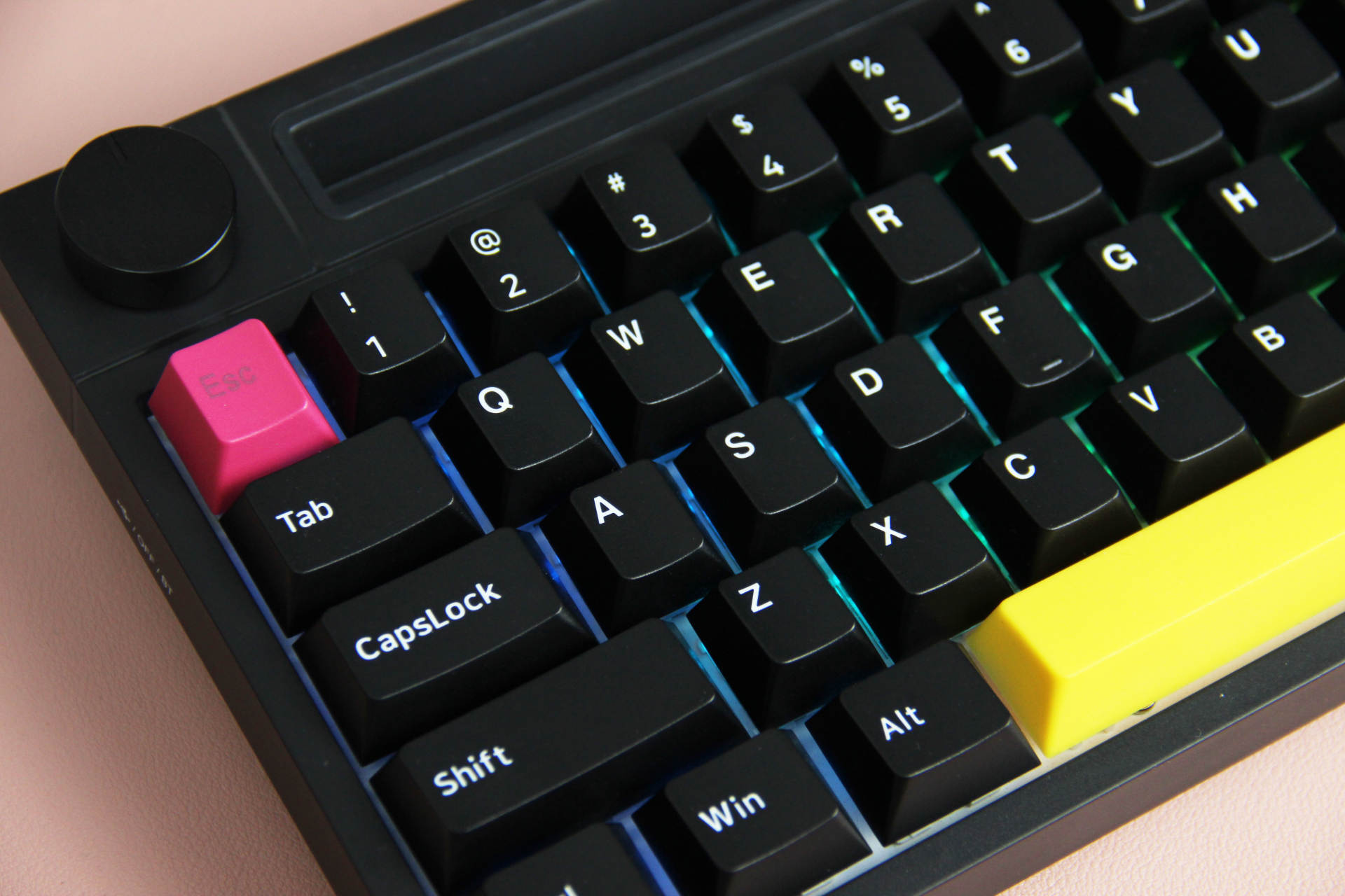 机械键盘娱乐键盘细分市场适合随身携带的竟是ta