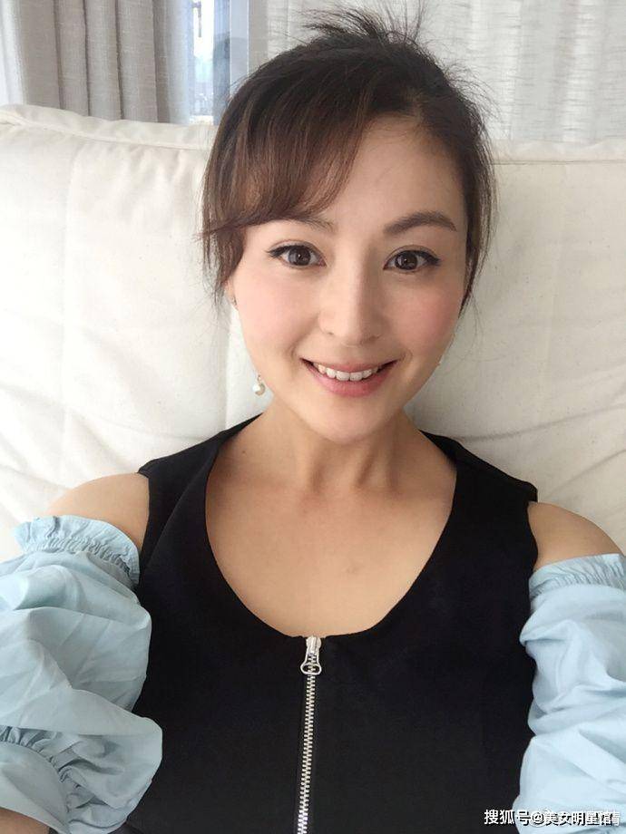 原创41岁戴娇倩容颜耐打身材有料真是成熟女人味十足