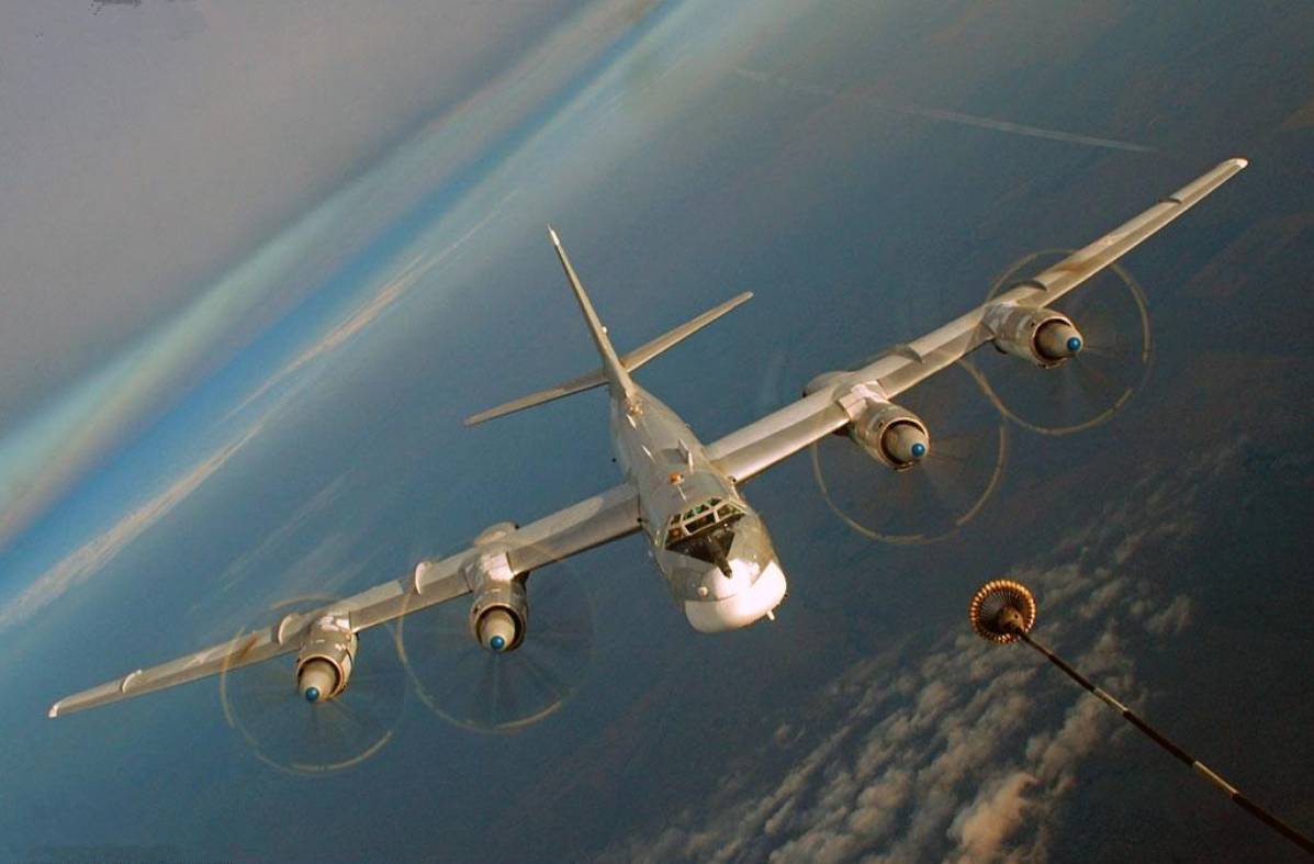 图90MS轰炸机图片
