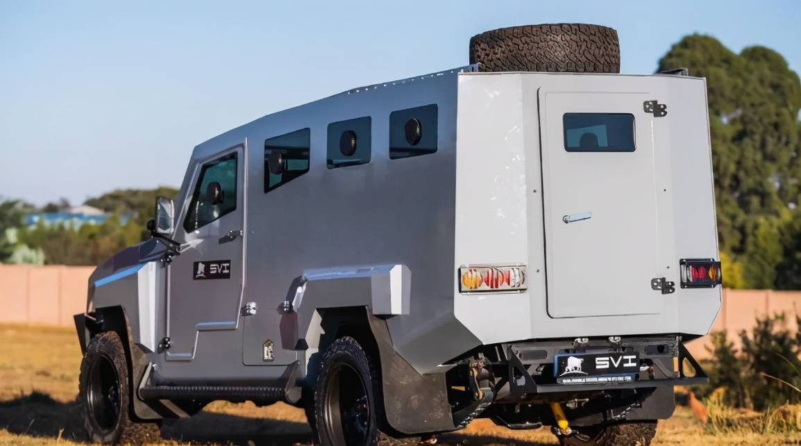 仅售82万的装甲车,br6级防御,基于丰田lc79改装