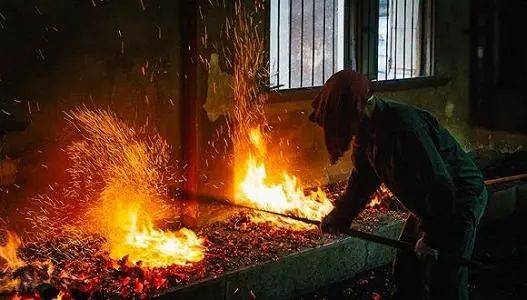 什么是武夷岩茶毛茶,精制茶和炭焙茶?_炭火