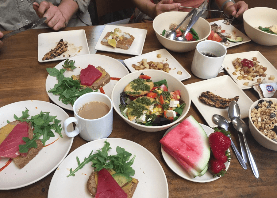 旅游风景区吃美食 49a65a246c064eabbbabf299a254b24f.png