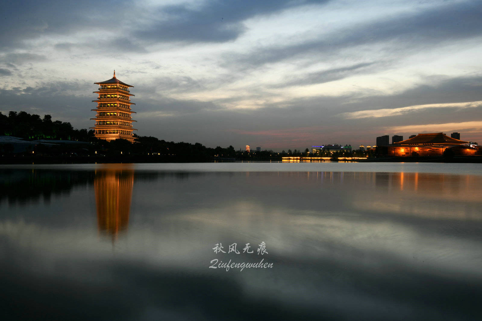 夏风世博园的锦绣花意与美丽夕照 花儿
