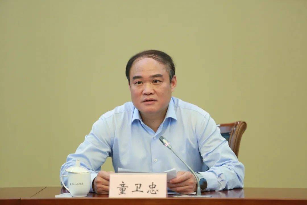 市政法队伍教育整顿第五指导组作三个规定宣讲