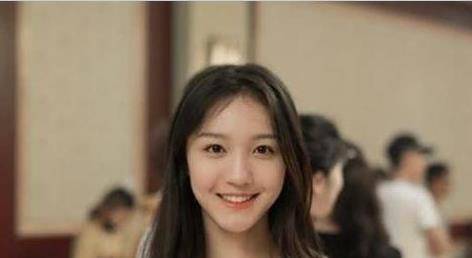 原创1年前大闹高铁站还威胁警察你完了的刘露现在怎么样了