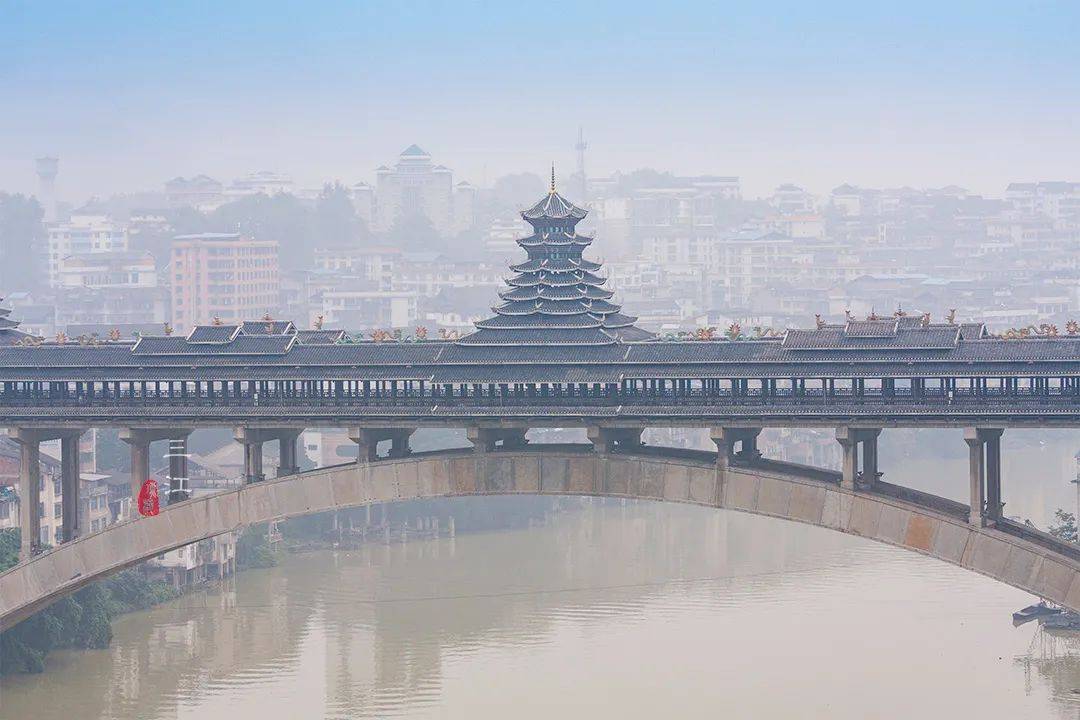 原创广西有座世界第一风雨桥,曾有英国建筑师来学习多年,却无法复制