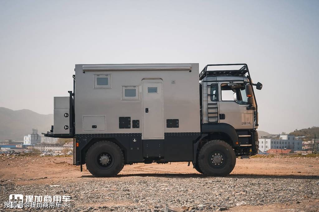 c本就能开4x4全驱带您见识一辆重汽豪沃tx底盘的越野房车