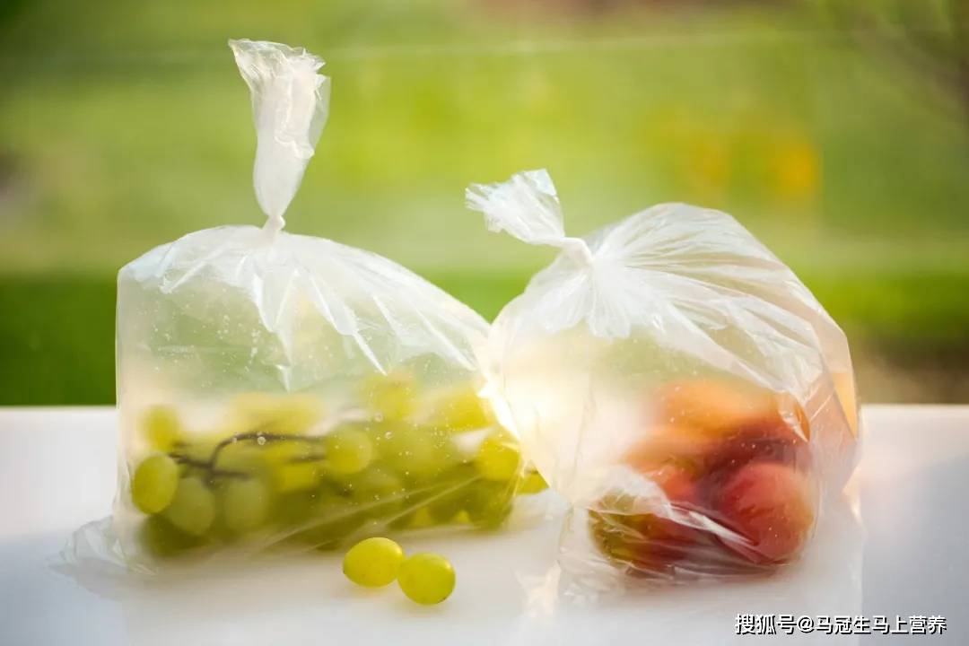 用塑料袋 黑色餐盒 发泡塑料装的外卖都有毒 说法