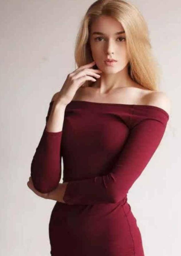 曾是俄罗斯体坛第一女神,退役后成名模,如今穿着时尚长相太美_阿丽莎