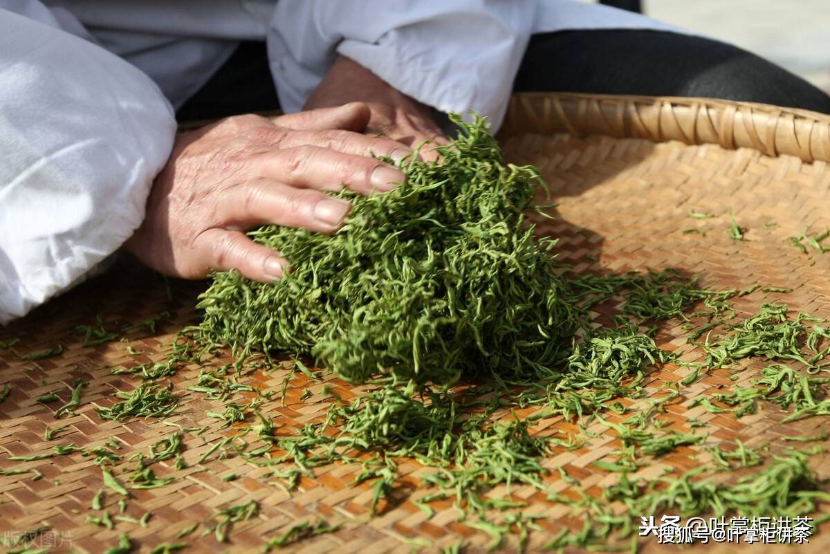 茶叶加工过程中不同的制茶工艺步骤对茶叶的色香味形的影响