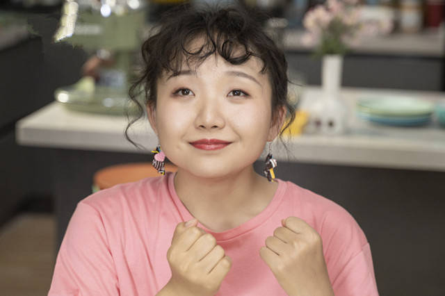 原创看到自信的辣目洋子才知道孩子的底气来自哪里许多家庭没做到