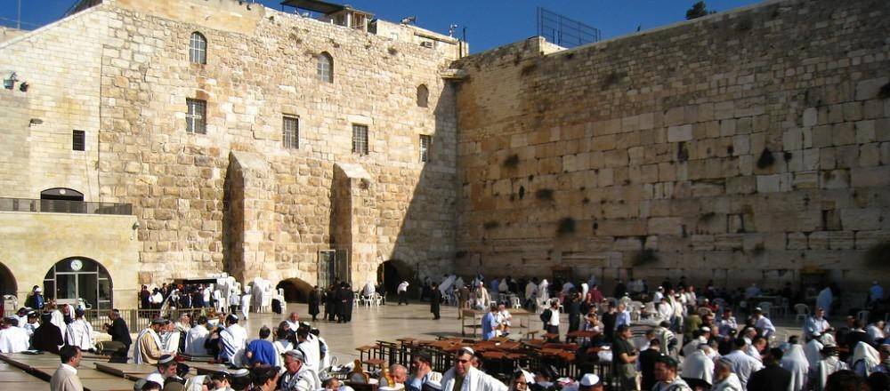 犹太人到了就哭耶路撒冷的哭墙有啥来历说来历史太心酸
