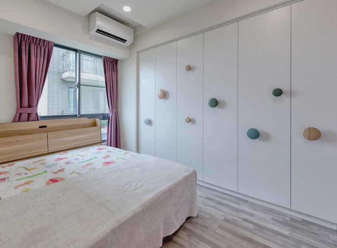 三口之家的73㎡,全屋坚持北欧混搭风,入户那叫一个清爽透亮