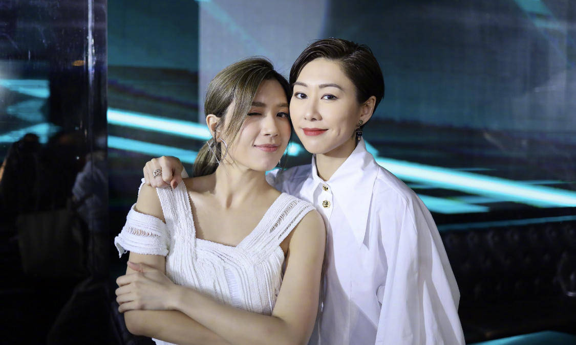 胡定欣晒瑜伽高难度动作网友盼有爱情滋润新剧与黄智雯携手