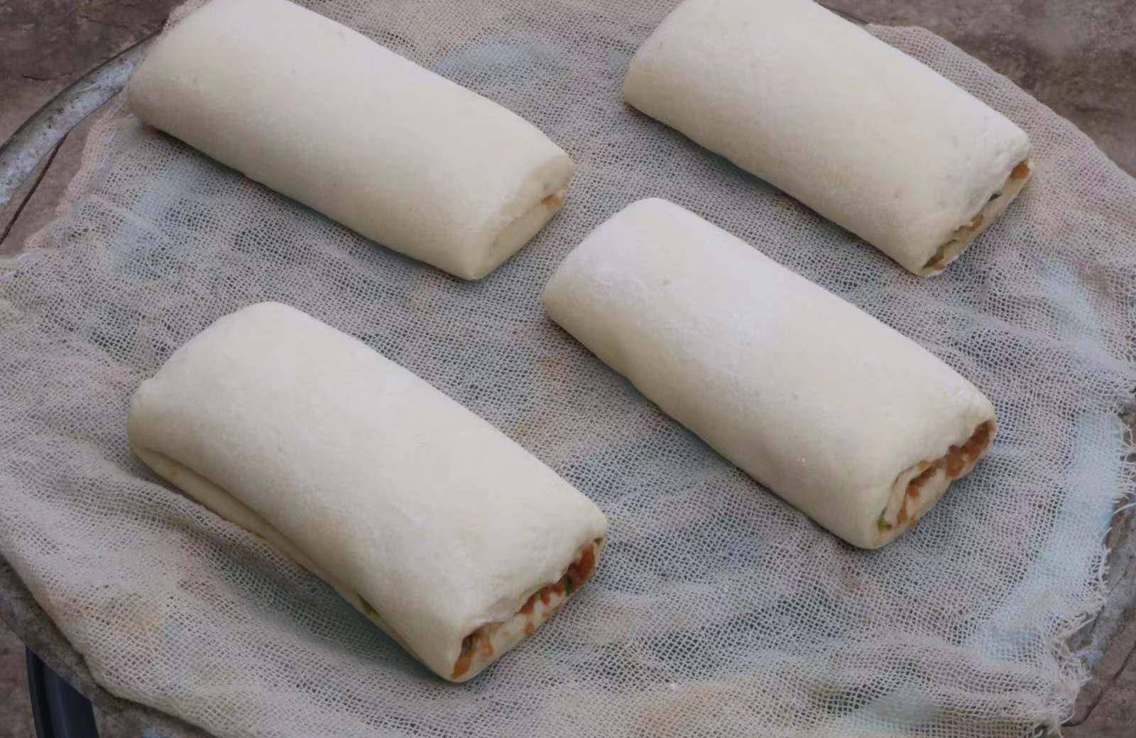 面粉别只知道做馒头,教你解馋新吃法,一卷一蒸一烙,上桌流口水