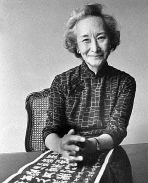 美人不会迟暮,多苦多难风采依旧,云淡风轻笑看生死,享年94岁_郑念