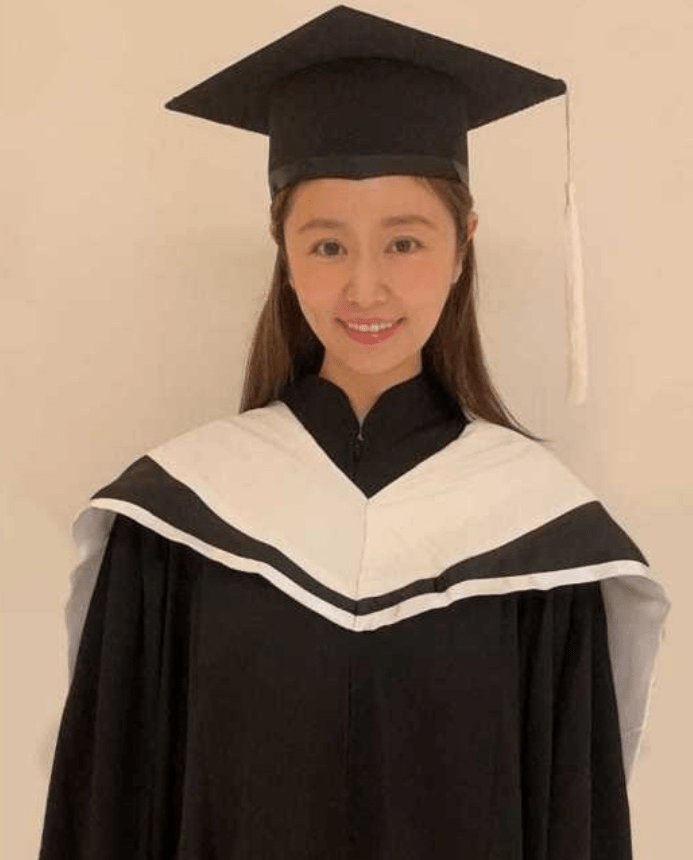 硕士学位服图片 ed10371ea320404bbbbb2f3c448d789a.png