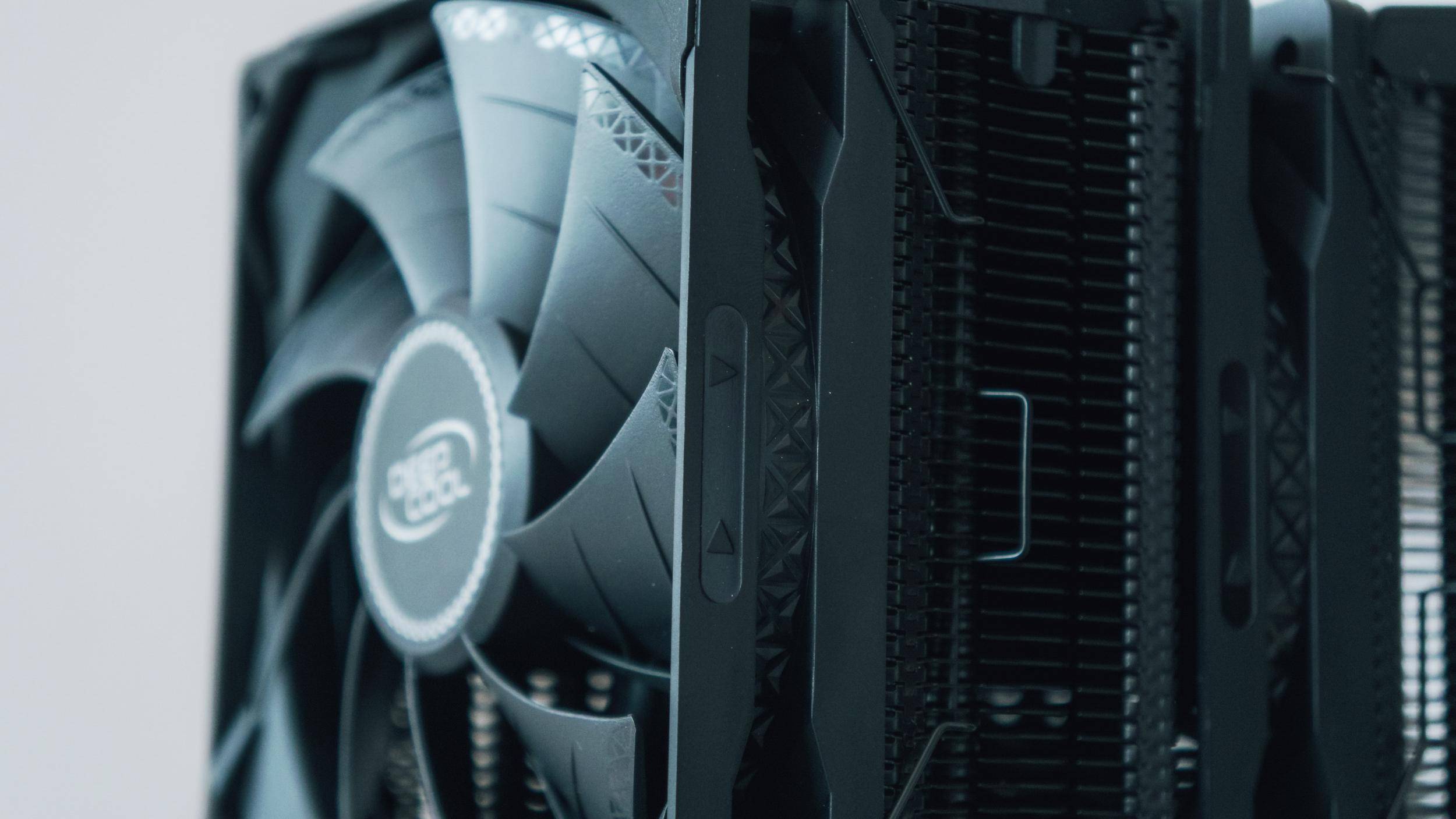 不爱彩妆爱武装 大霜塔PRO夏日大作战。