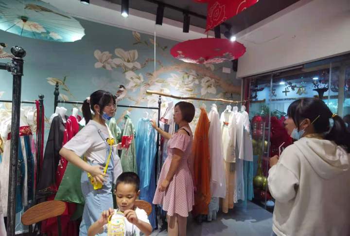 品牌|听说素锦青衫汉服馆生意很火,开汉服店的馆主们都是这样做的!