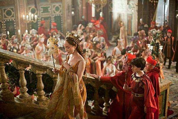 安妮并没有在那个位子上呆很久,没多久,就被自己的丈夫送上了断头台