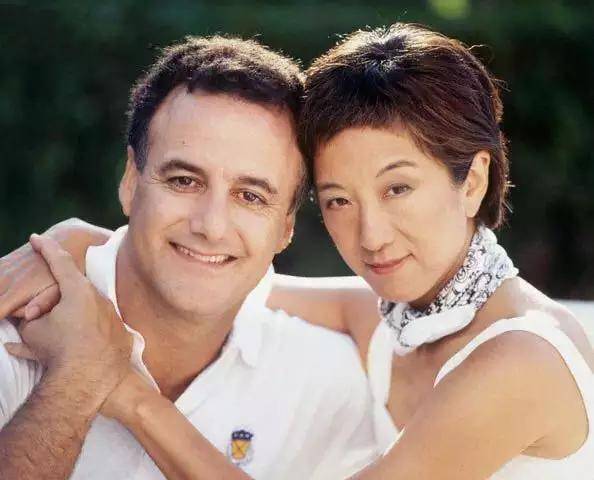 美国乐坛小天后a妹低调结婚穿verawang婚纱美翻众人