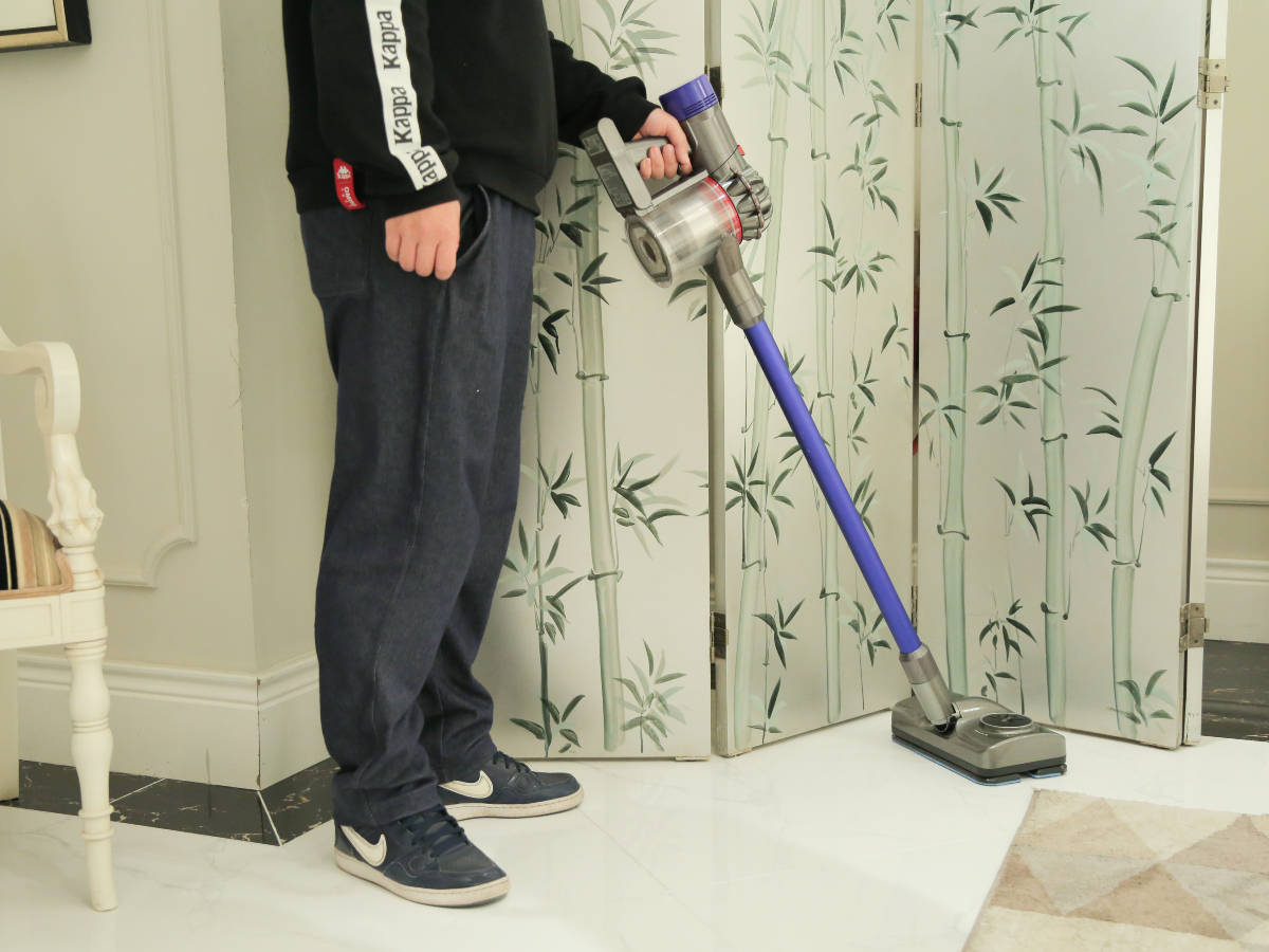 送了戴森给爸妈还要他们为了拖地二次弯腰