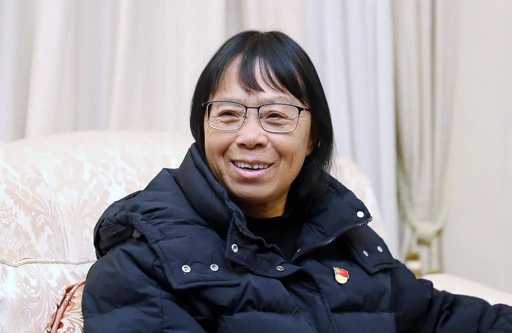 校長張桂梅:幫千名女孩考大學,卻與家人疏遠,如今64歲多病纏身