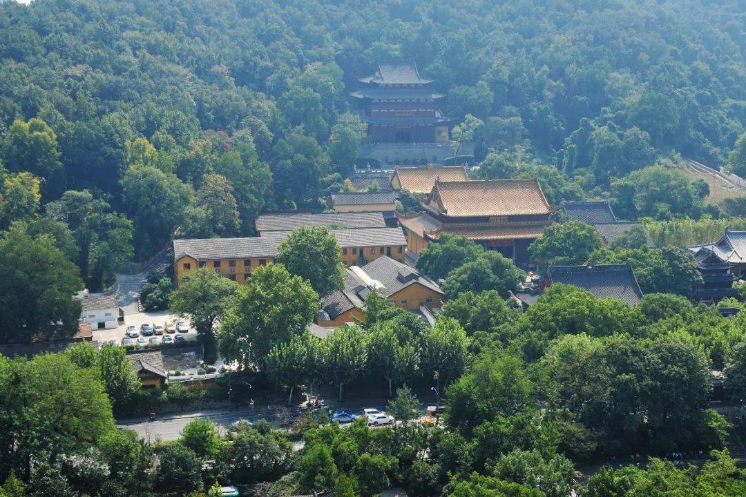 原创杭州西湖历史上四大古刹之一属于中国著名寺院之一
